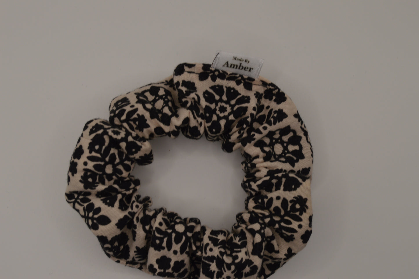 Donna Petite Scrunchie