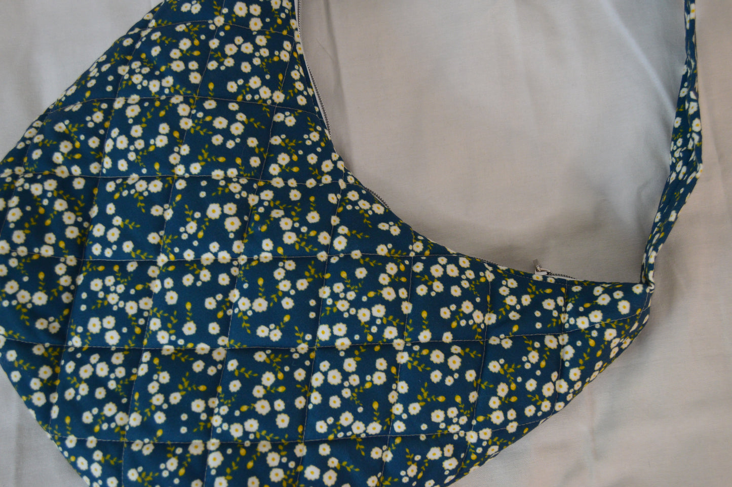 Flora Classic Slouchy Bag
