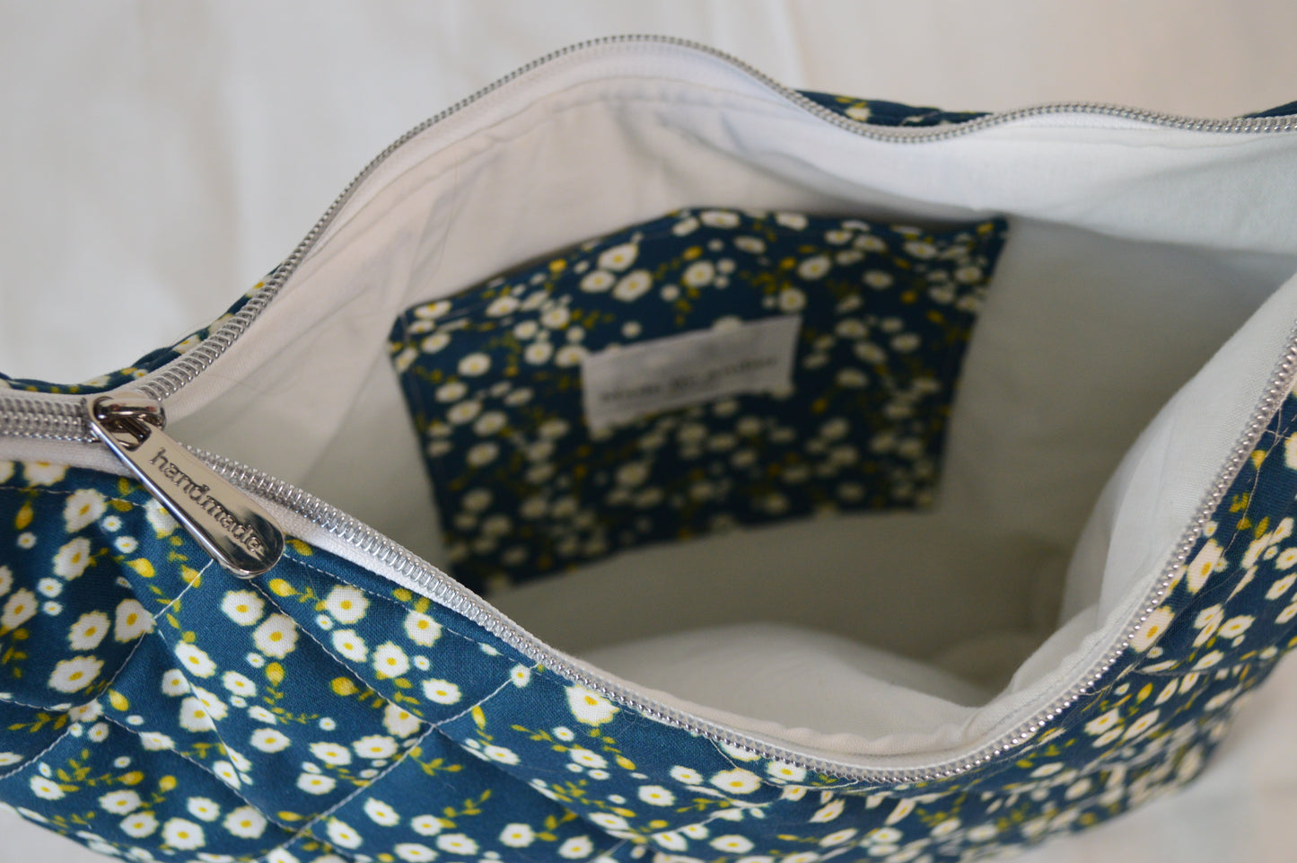 Flora Classic Slouchy Bag
