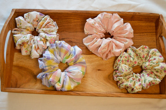 Sweet Pea Scrunchie