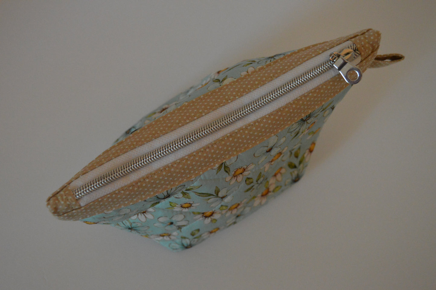 Daisy Pouch