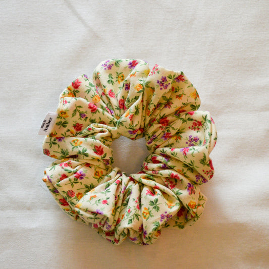 Sweet Pea Scrunchie