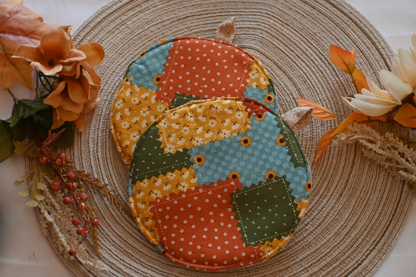 Cottage Homestead Circle Pot Holder