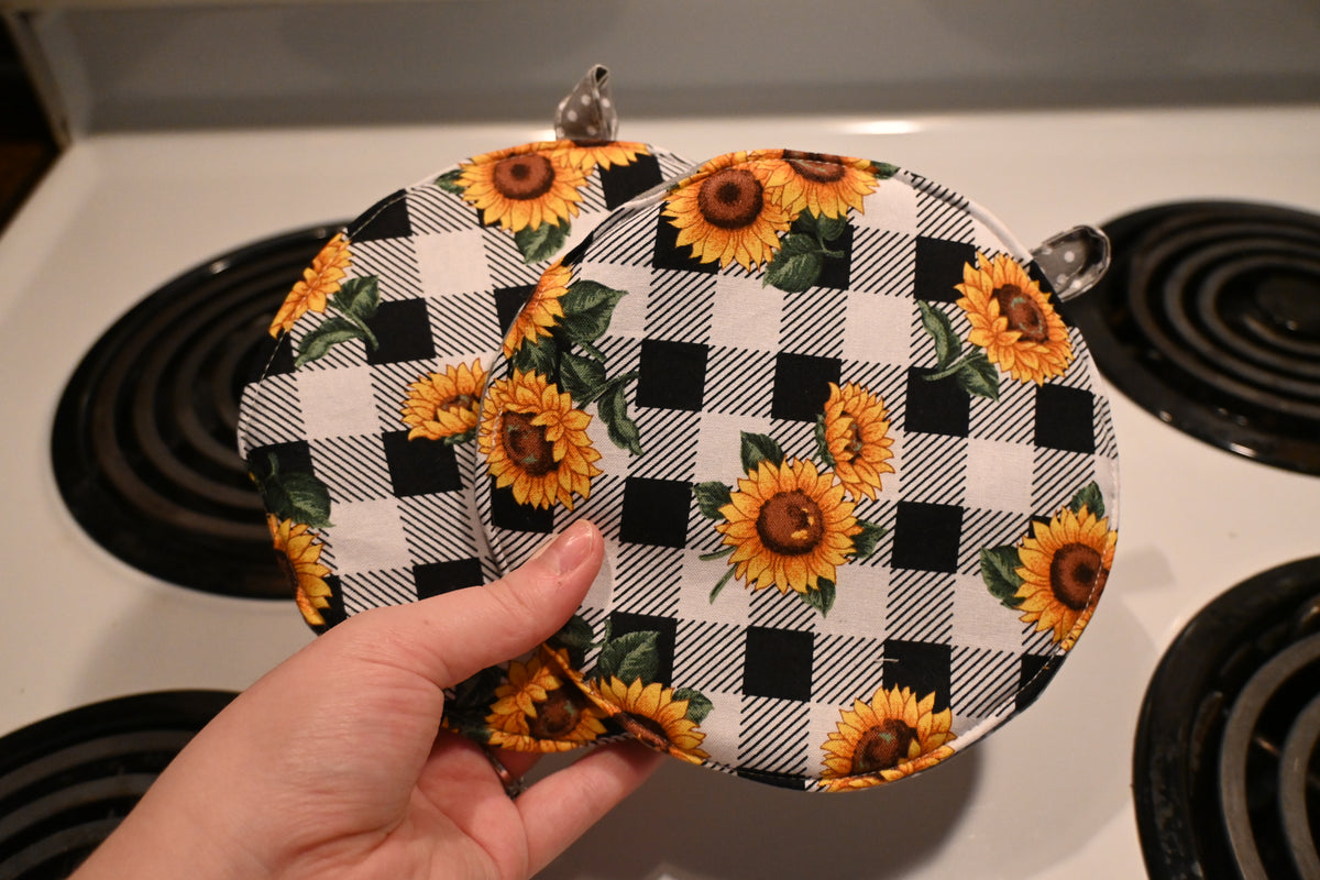 Sunflower Circle Pot Holder