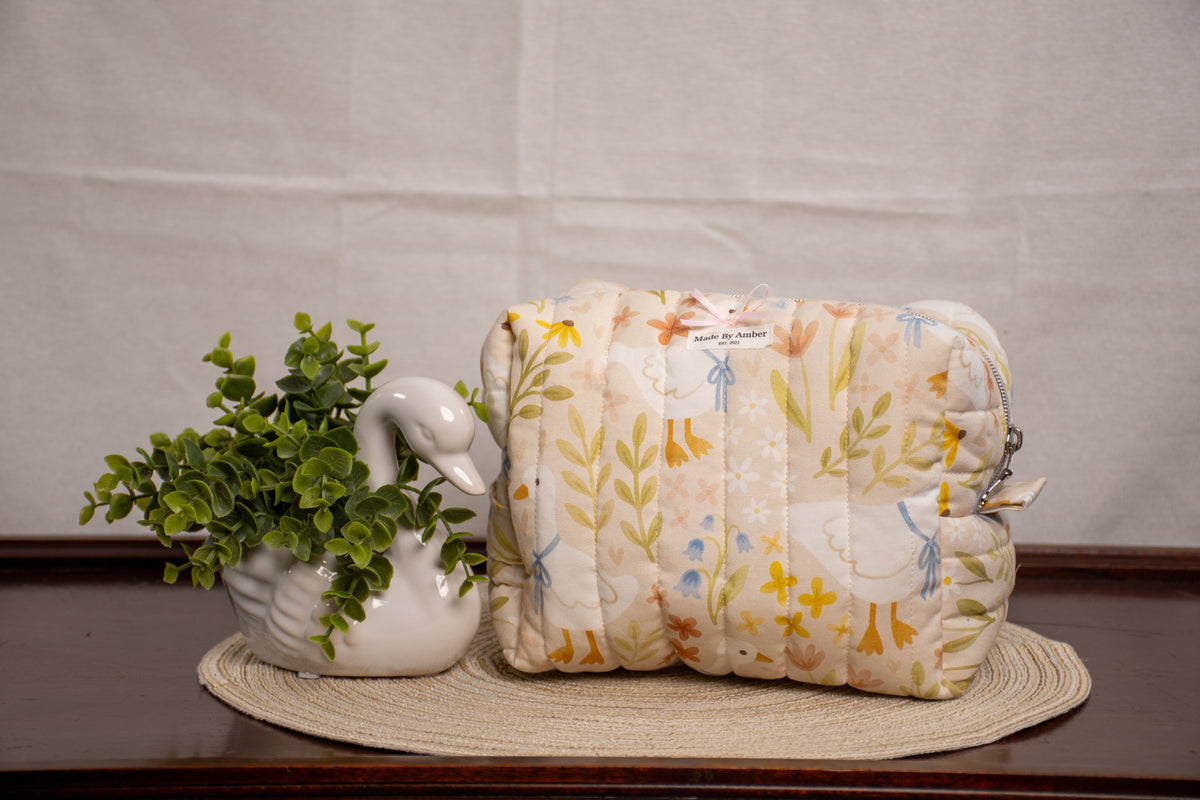 Dottie the Goose  Everyday Puff Pouch