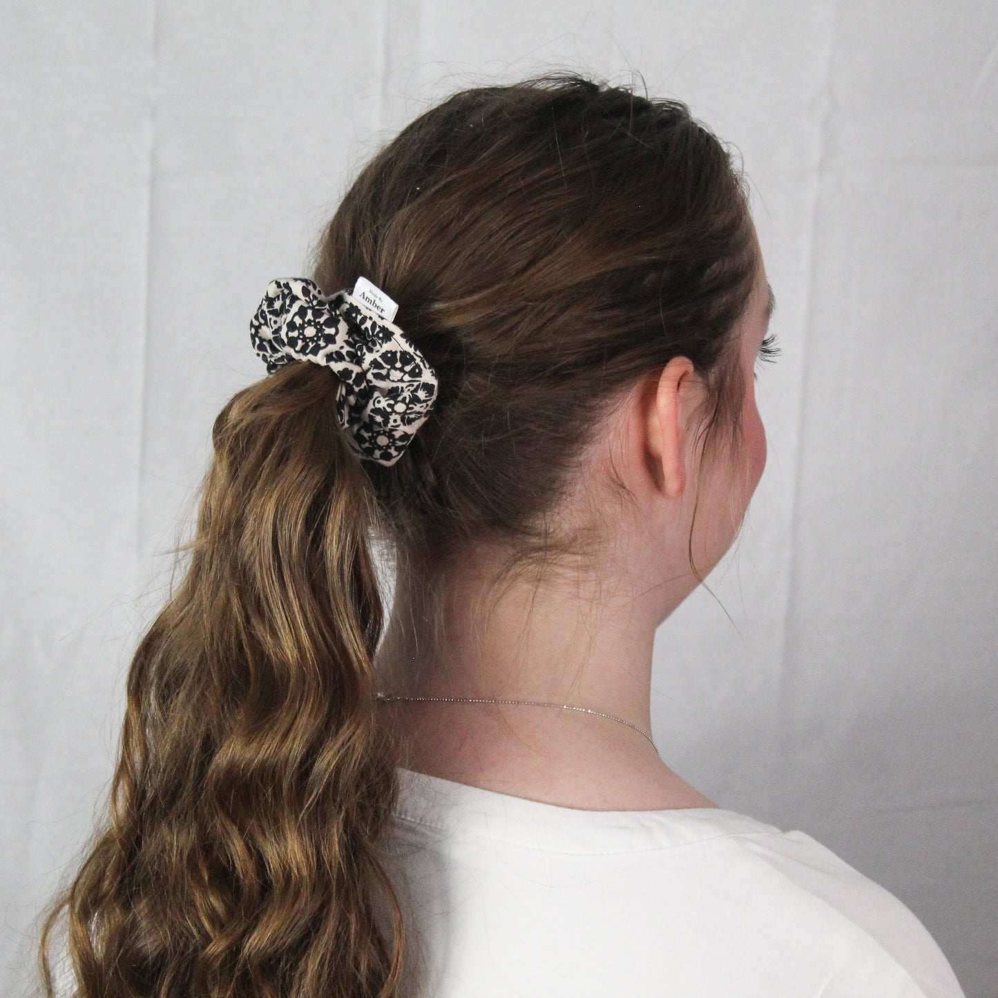 Donna Petite Scrunchie
