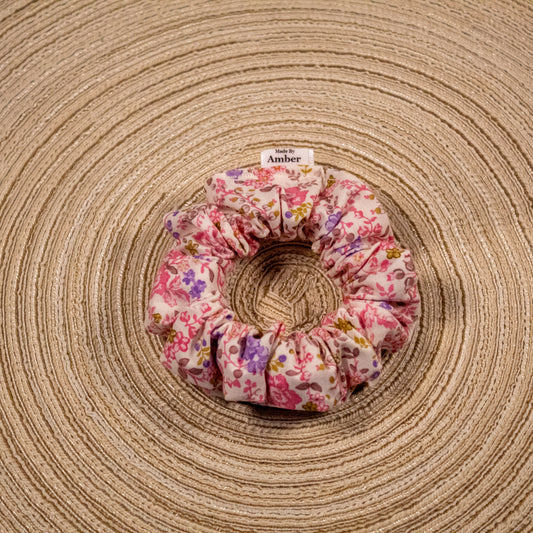 Betsy Petite Scrunchie