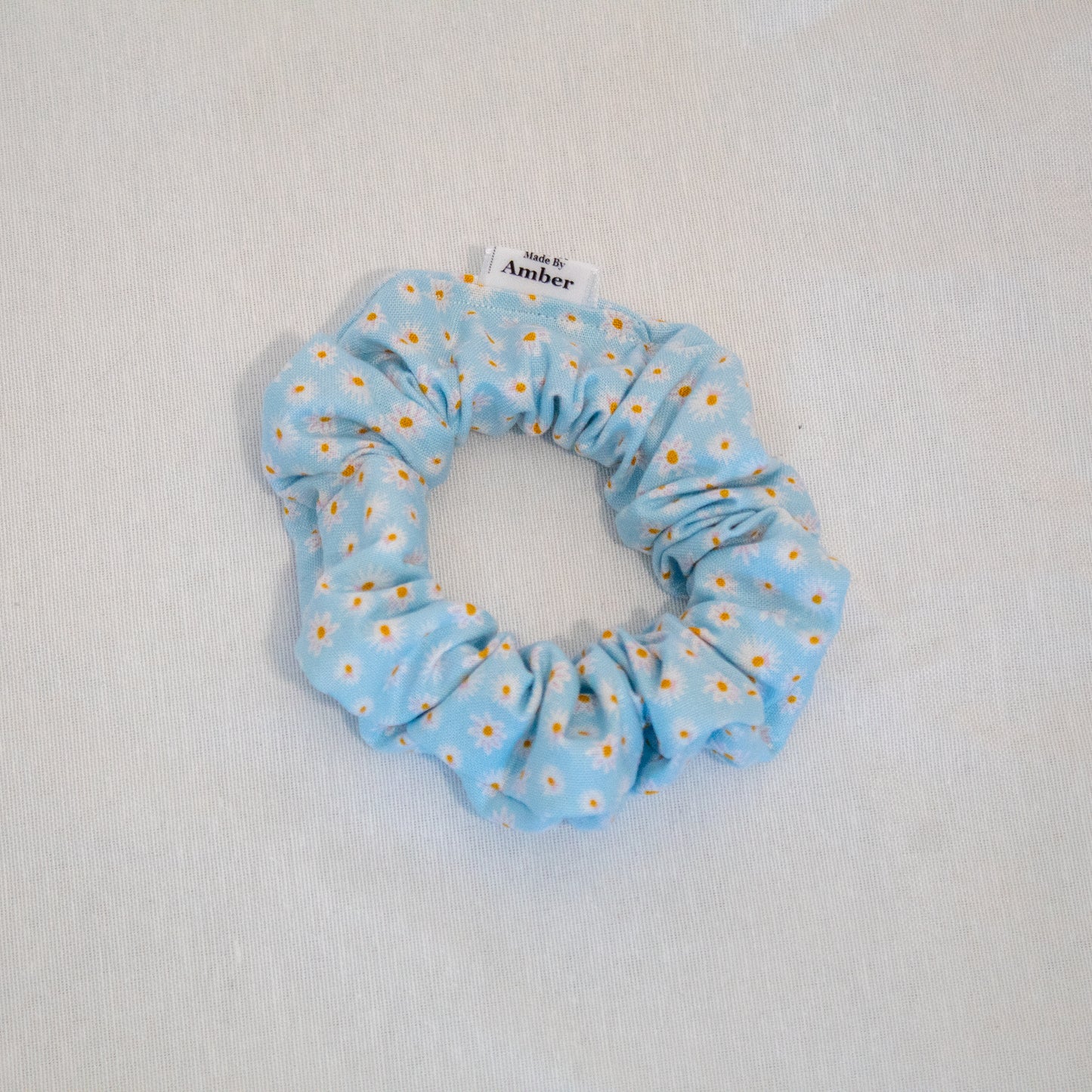 Mini Daisy Scrunchie