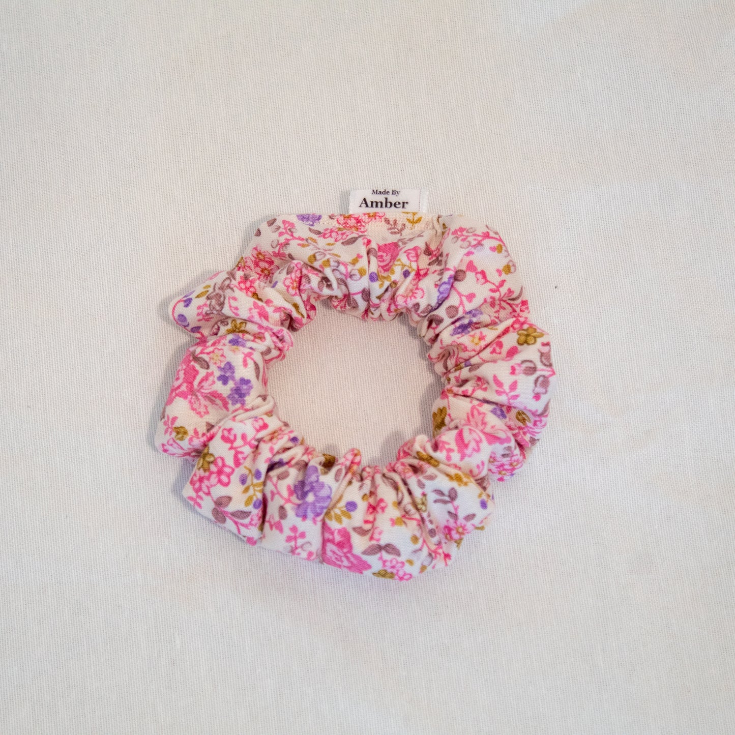 Betsy Petite Scrunchie