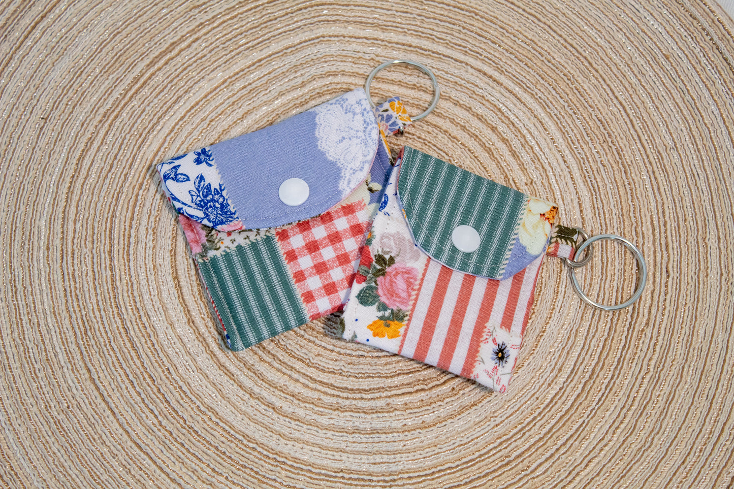 Earbud Case- Winifred