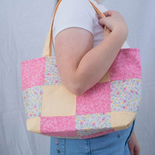 Quilted Market Tote Bag- Coral Floral