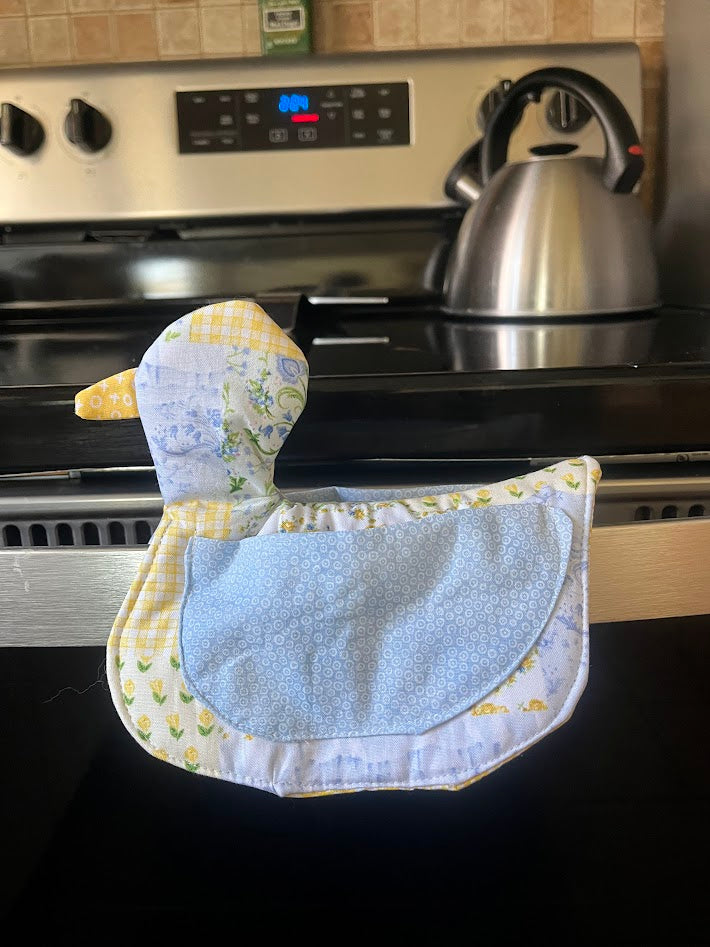 Nyla Silly Goose Pot Holder